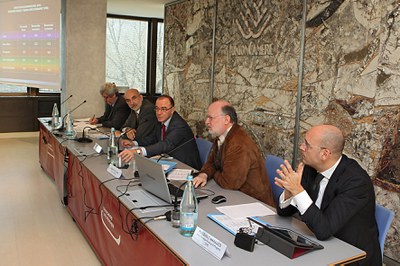 Da sinistra: Enrico Cocchi, Regione Emilia-Romagna - Maurizio Torreggiani, Presidente CCIAA MO - Ugo Girardi, Segr. Gen. Unioncamere ER - Lorenzo Bellicini, Dir. CRESME - Pasquale Marasco, UFTP-CIPE