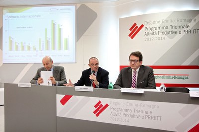 Da sinistra: Carlo Alberto Roncarati, Presidente Unioncamere ER; Ugo Girardi, Segretario Generale Unioncamere ER; Gian Carlo Muzzarelli, Assessore Attività Produttive