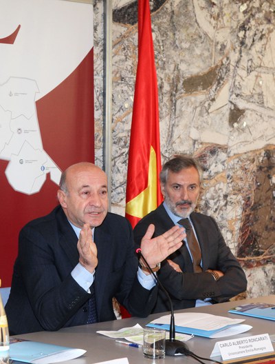 Da sinistra: Carlo Alberto Roncarati, Presidente Unioncamere ER - Lorenzo Angeloni, Ambasciatore d'Italia in Vietnam 