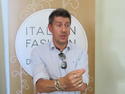 Stefano Bonaretti, Ricami Laura SRL