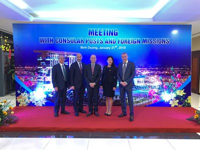 Ambasciatore d’Italia  H.E. Antonio Alessandro, Console Generale Dante Brandi, Annamaria Nguyen Desk Vietnam 