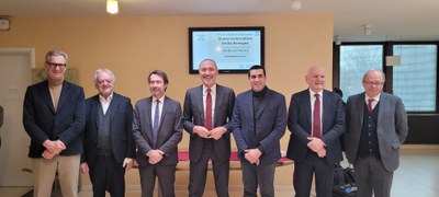 I presidenti delle cinque Camere di commercio dell'Emilia-Romagna, insieme al presidente della Regione ER Michele de Pascale e il Vicepresidente Vincenzo Colla × Da sinistra: Giuseppe Molinari - presidente Camera commercio Modena - Stefano Landi - presidente Camera commercio Emilia - Giorgio Guberti - presidente Camera commercio Ferrara e Ravenna - Valerio Veronesi - presidente Camera commercio Bologna - Michele de Pascale - presidente della Regione ER - Vincenzo Colla - vicepresidente Regione ER - Carlo Battistini - presidente Camera commercio Romagna